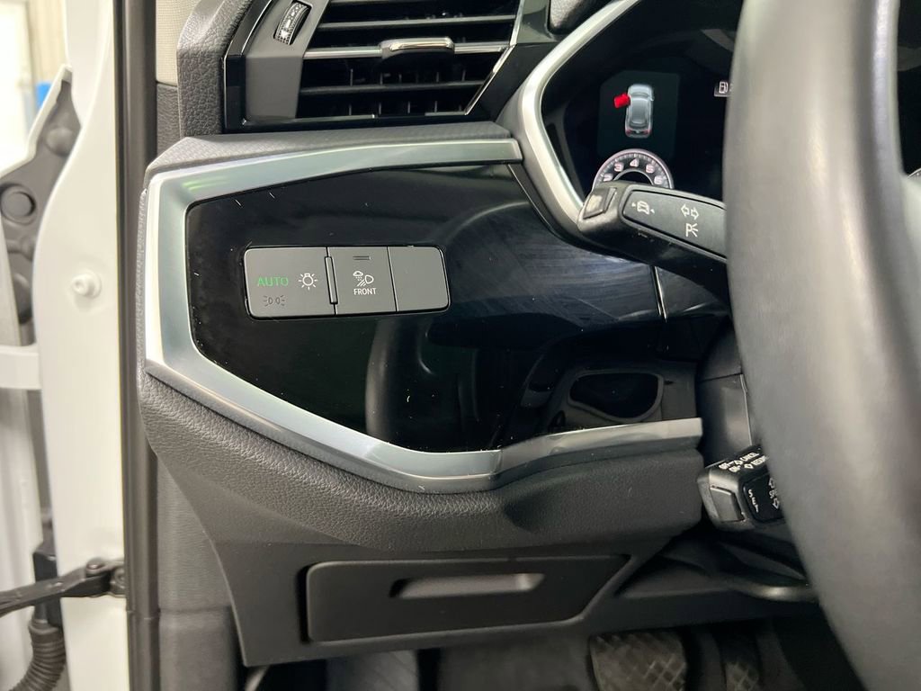 Used 2022 Audi Q3 2.0T Premium Plus image 18