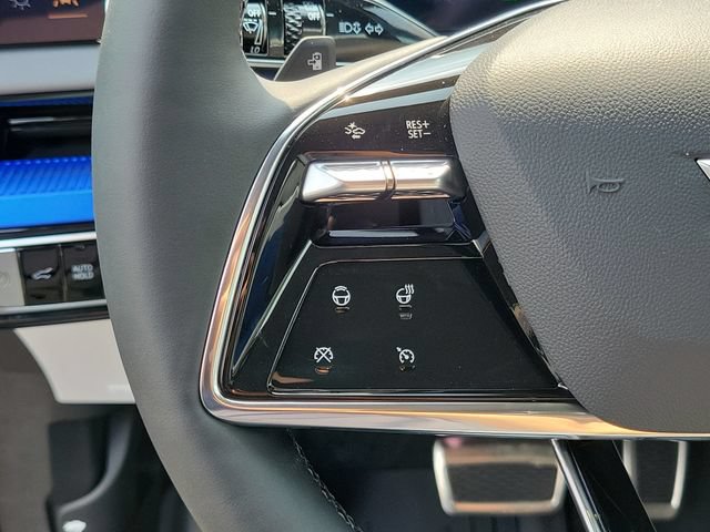 New 2027 Cadillac Optiq Luxury w/ LPO, Floor Liner Package AWD/4WD image 11