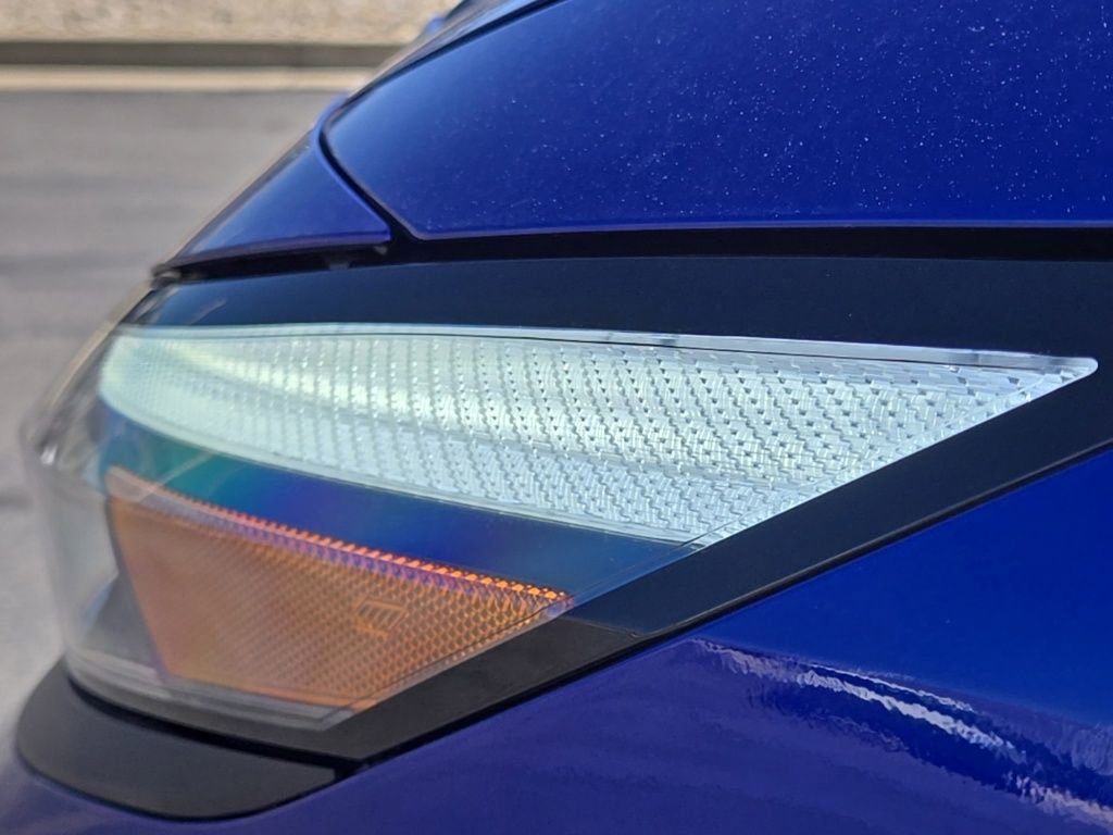Used 2025 Hyundai Elantra Sport FWD image 13
