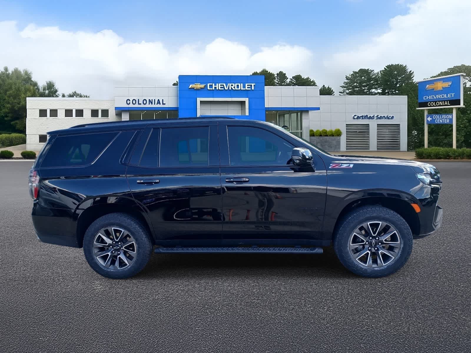 Used 2023 Chevrolet Tahoe Z71 w/ Z71 Off-Road Package AWD/4WD image 3