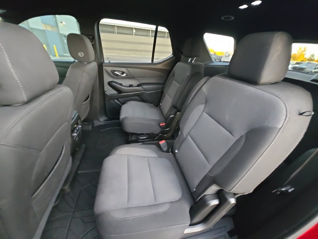 Used 2023 Chevrolet Traverse LT w/ Rear Camera Mirror Package AWD/4WD image 28