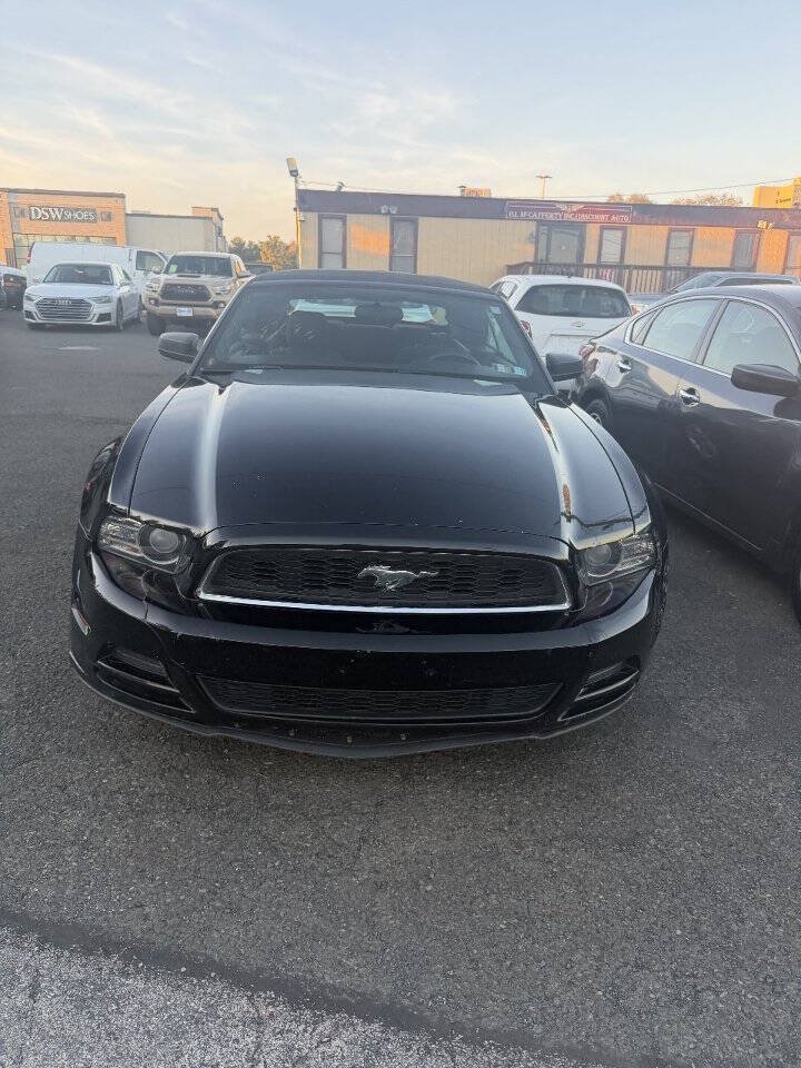 Used 2014 Ford Mustang Convertible RWD image 15