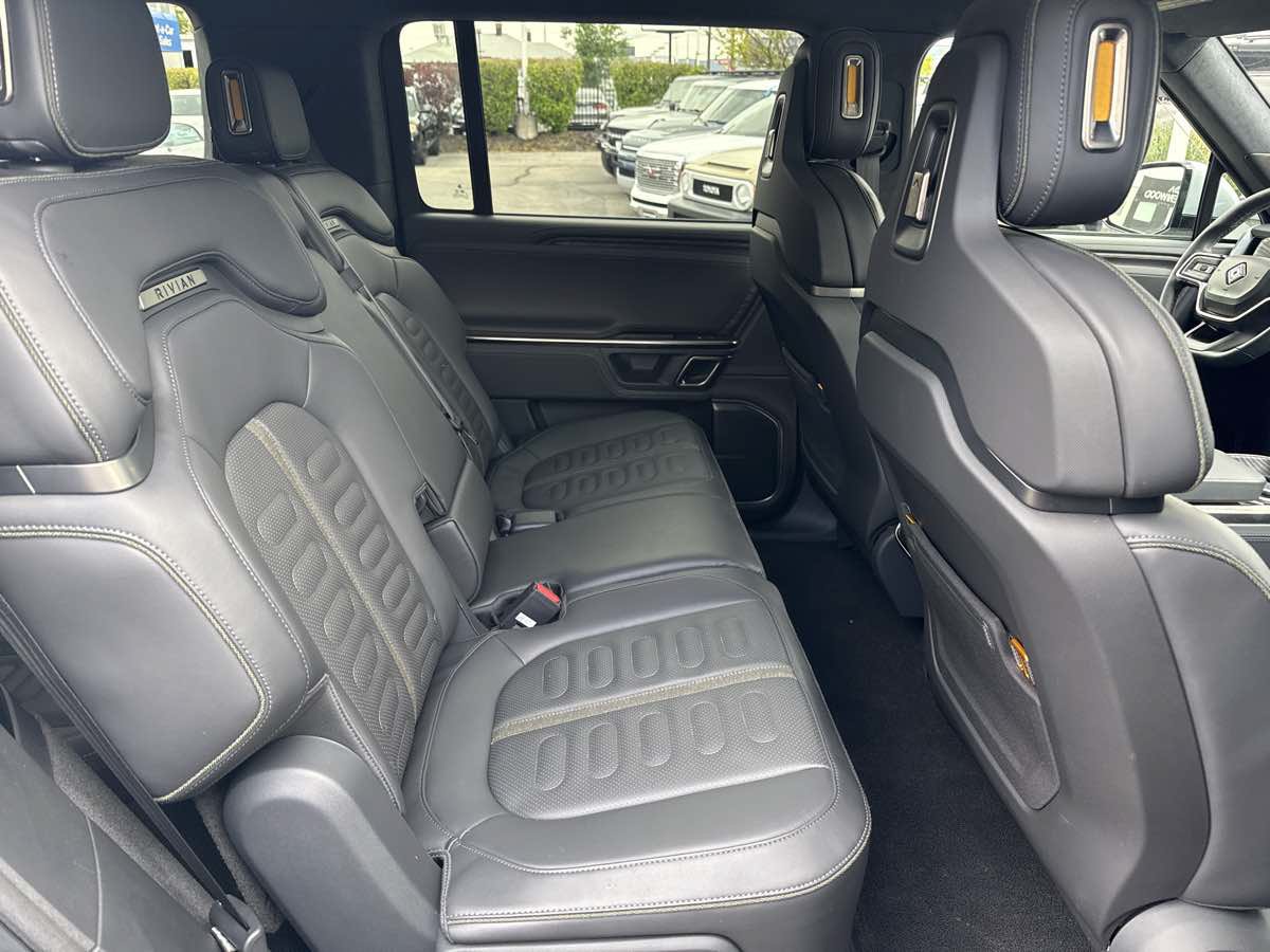 Used 2022 Rivian R1S Launch Edition Quad AWD/4WD image 19
