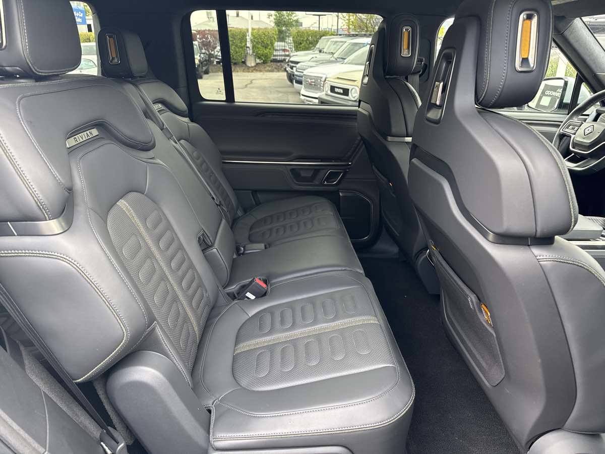 Used 2022 Rivian R1S Launch Edition AWD/4WD image 19