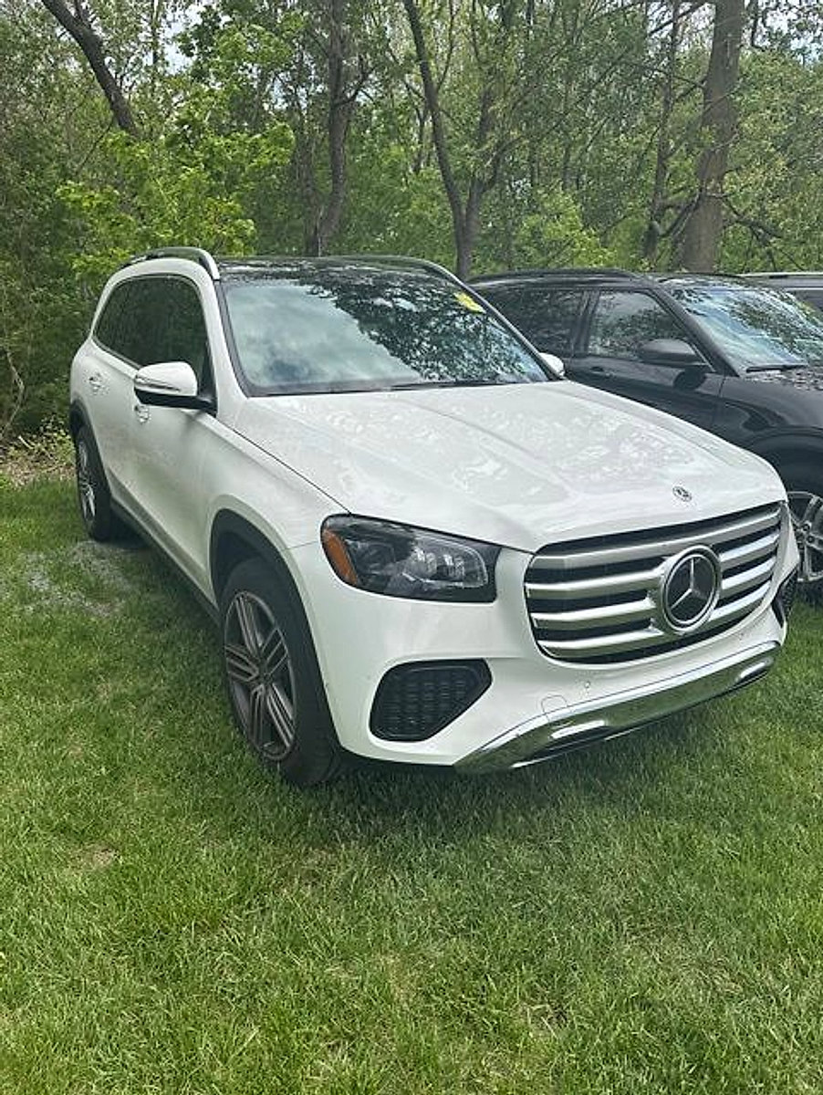 Certified 2025 Mercedes-Benz GLS 450 4MATIC image 2