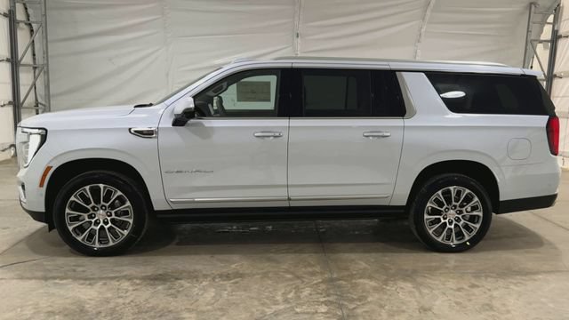 New 2026 GMC Yukon XL Denali w/ Sun & Power Step Package RWD image 5