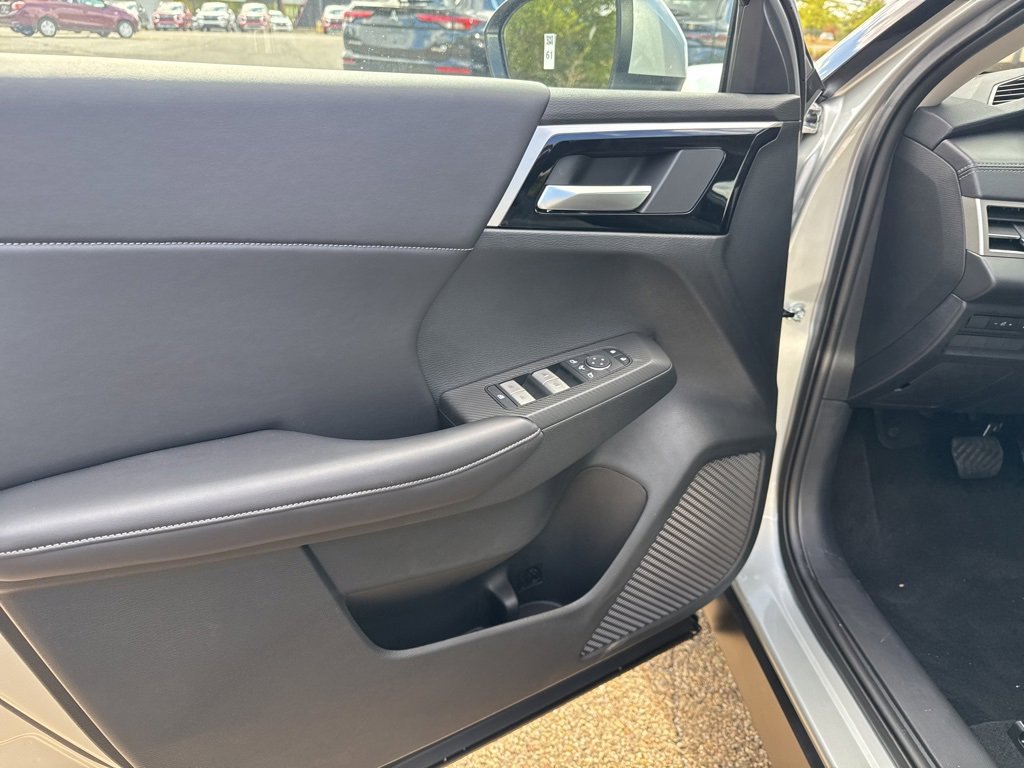 New 2025 Mitsubishi Outlander SE image 23