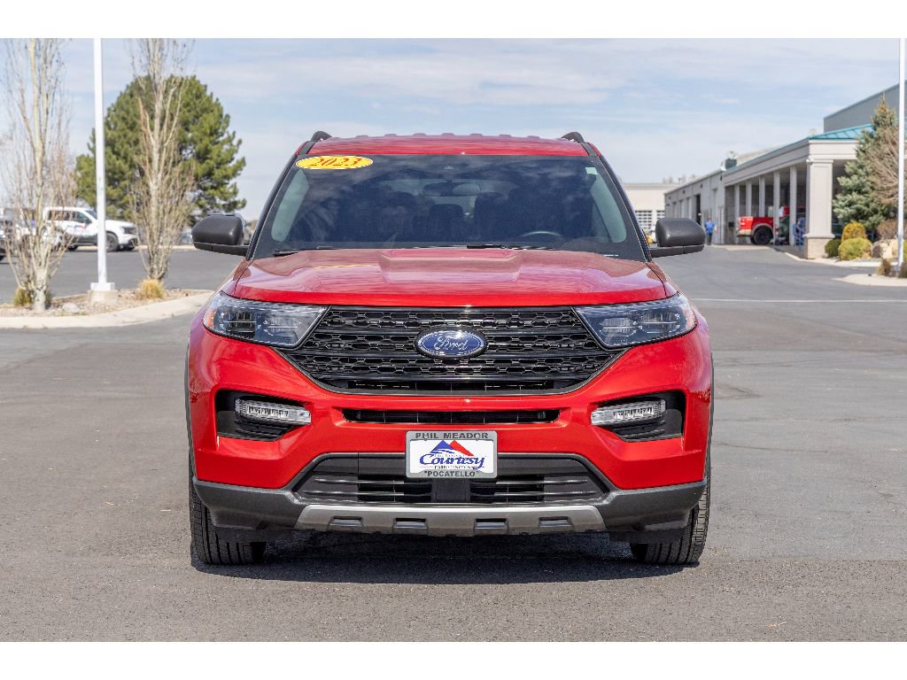 Used 2023 Ford Explorer XLT w/ Equipment Group 202A image 8
