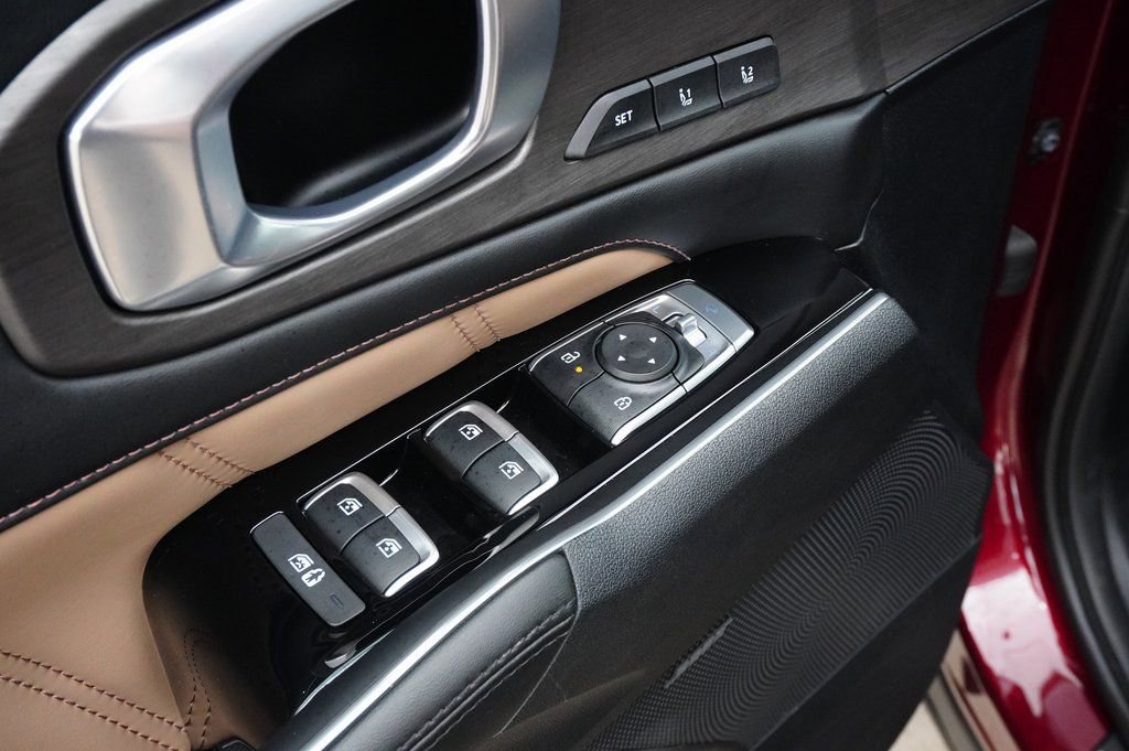 Used 2024 Kia Sorento SX Prestige w/ Olive Brown Leather Package image 23