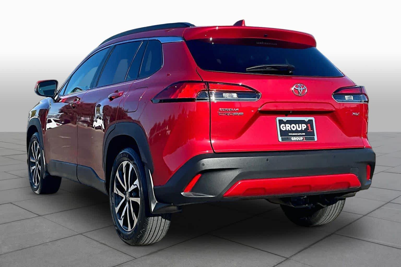 Certified 2022 Toyota Corolla Cross XLE w/ Convenience Package FWD image 11