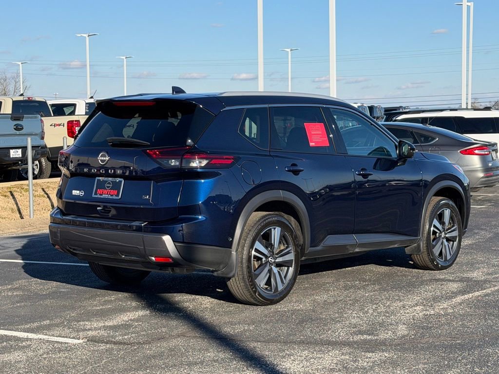 Used 2024 Nissan Rogue SL w/ SL Premium Package image 5