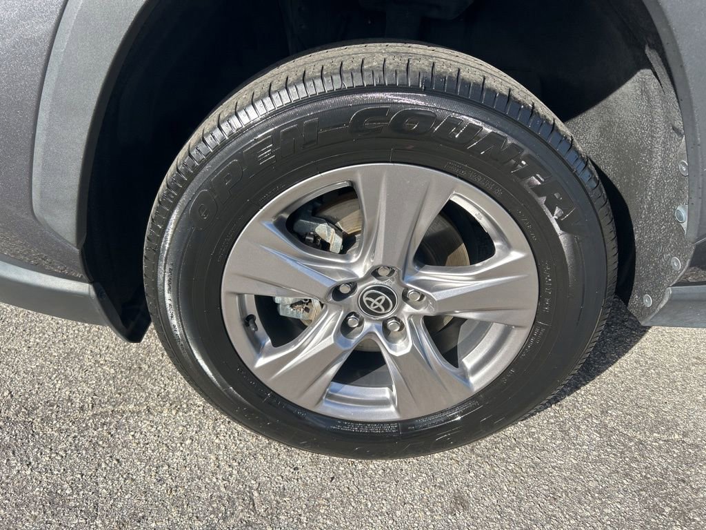 Used 2023 Toyota RAV4 XLE image 18