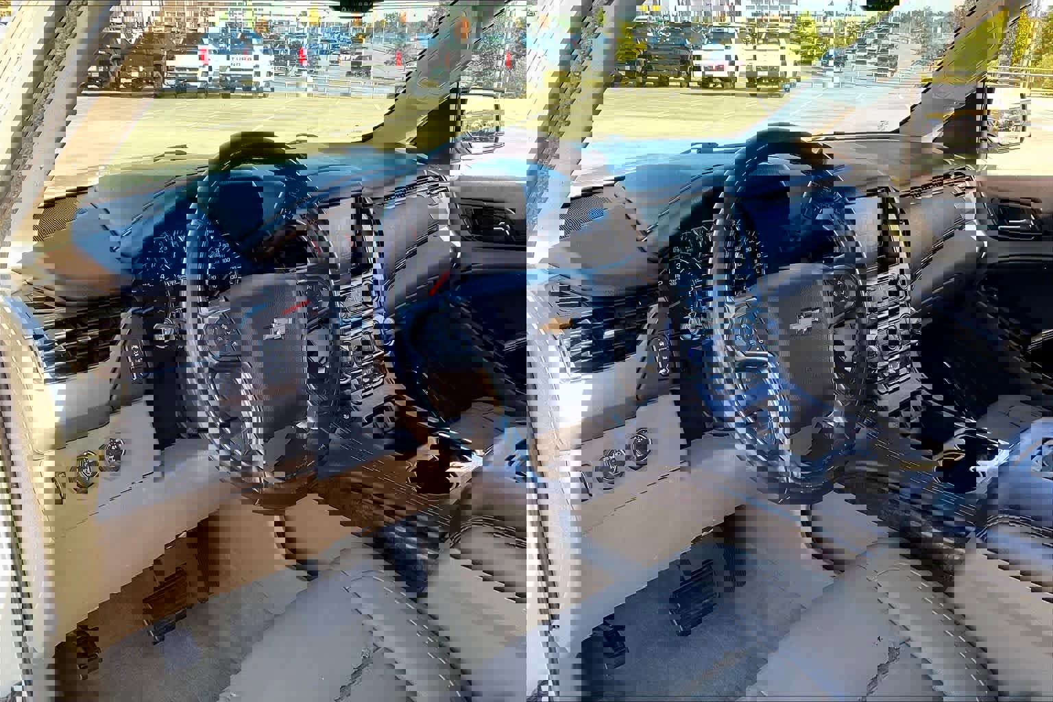 Used 2015 Chevrolet Suburban LT image 17