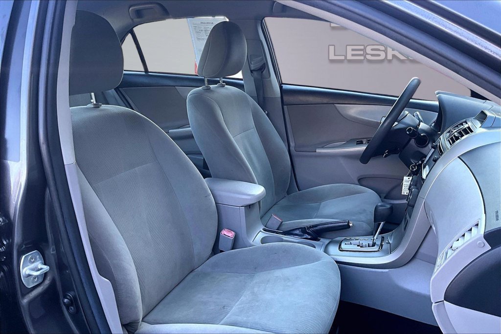 Used 2013 Toyota Corolla LE FWD image 7