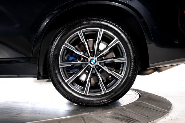 Used 2025 BMW X5 M60i w/ Climate Comfort Package AWD/4WD image 14