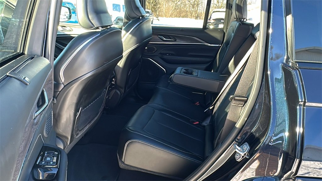 Used 2024 Jeep Grand Cherokee Overland w/ Adv Protech Group III image 28