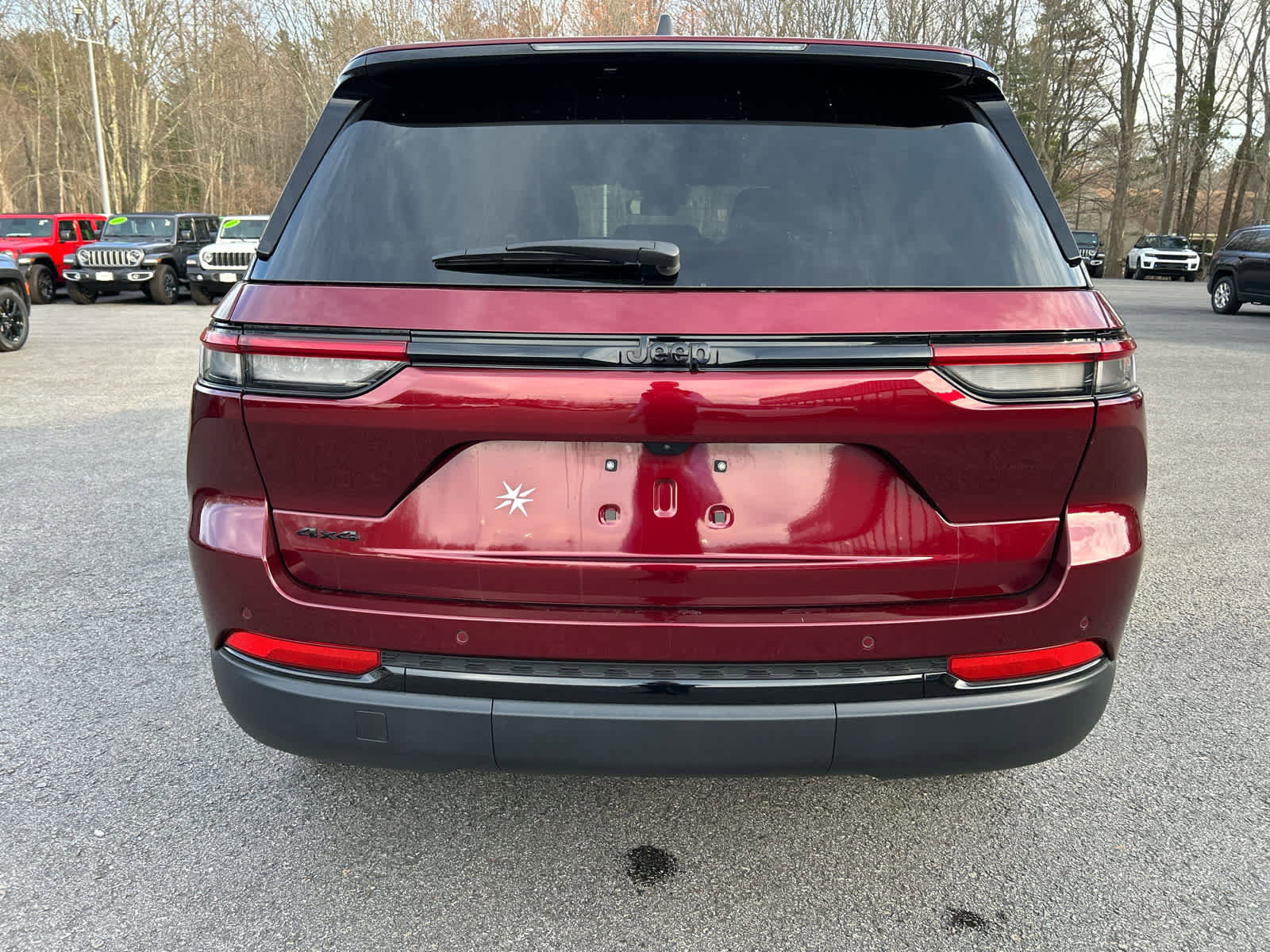 Used 2025 Jeep Grand Cherokee 4WD image 5