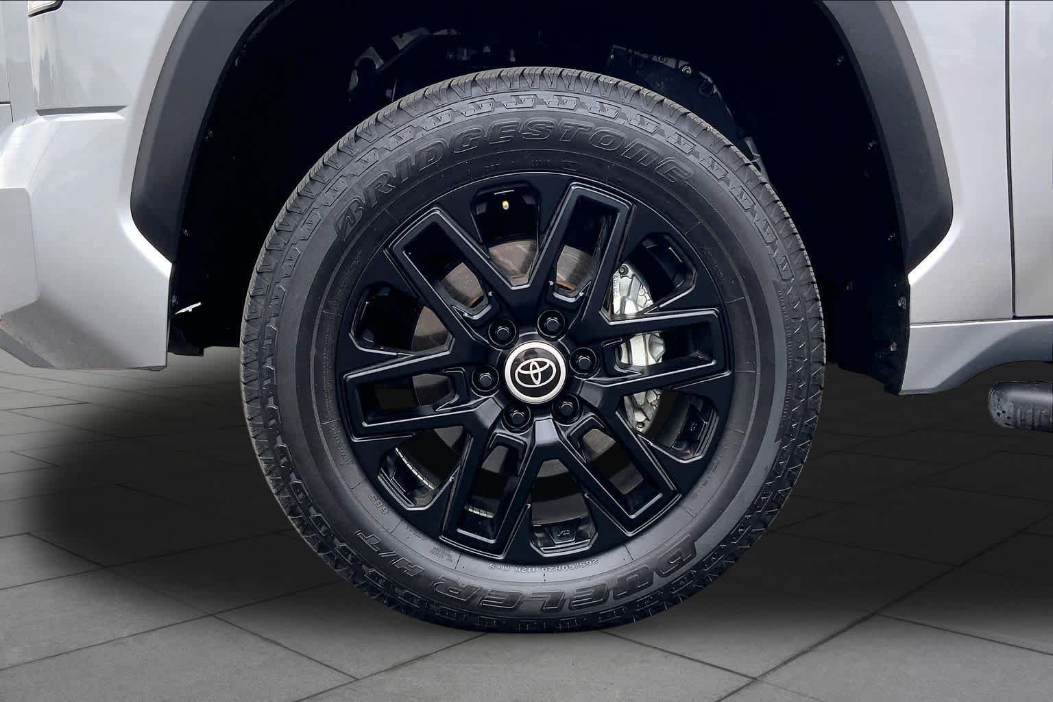 Used 2024 Toyota Tundra Limited AWD/4WD image 11