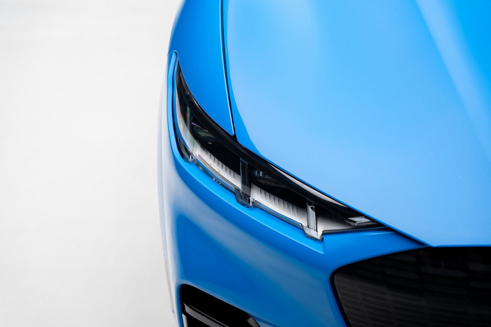 Used 2021 Ford Mustang Mach-E GT image 11