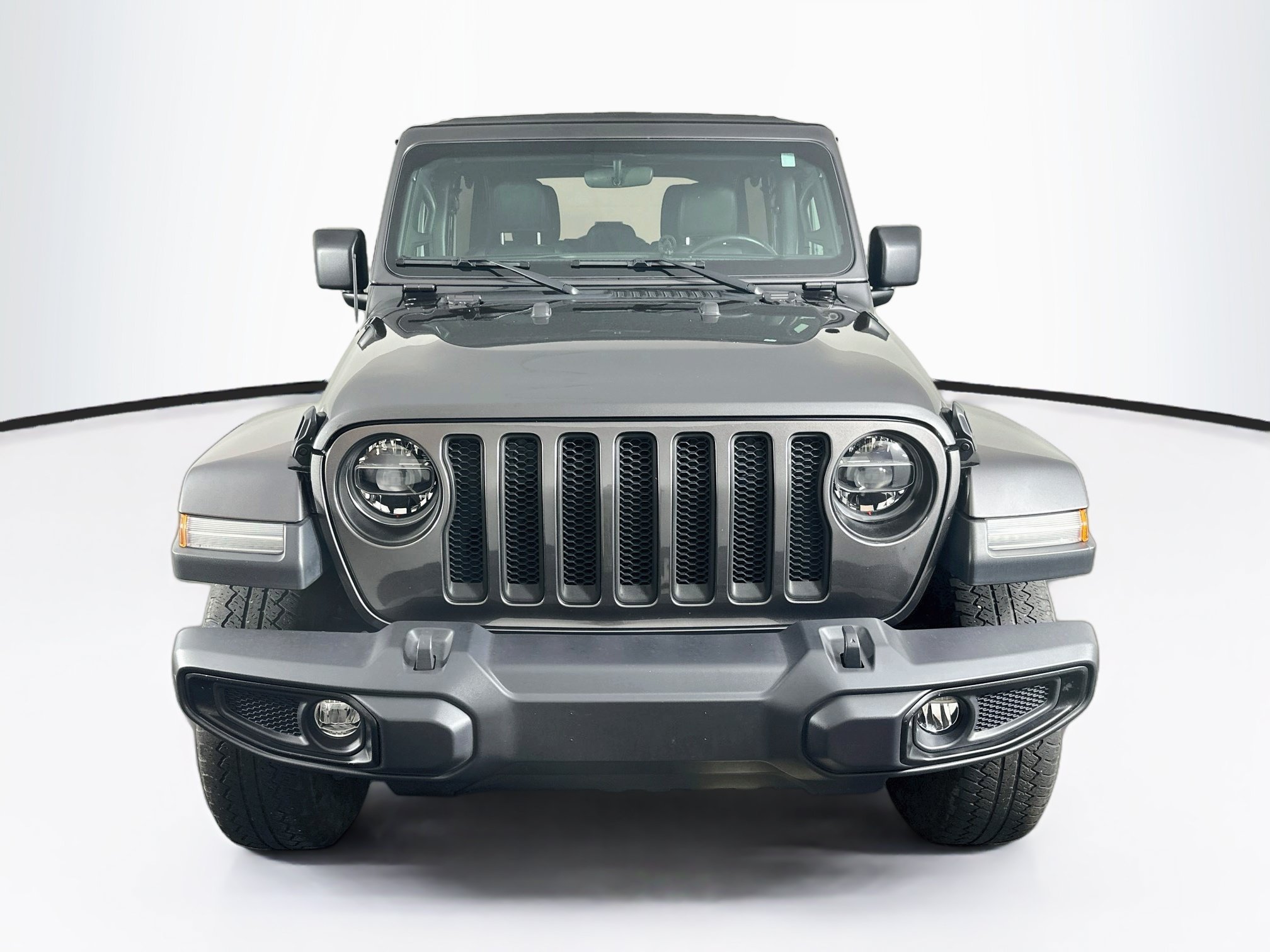 Used 2018 Jeep Wrangler Unlimited Sahara w/ Cold Weather Group AWD/4WD image 2