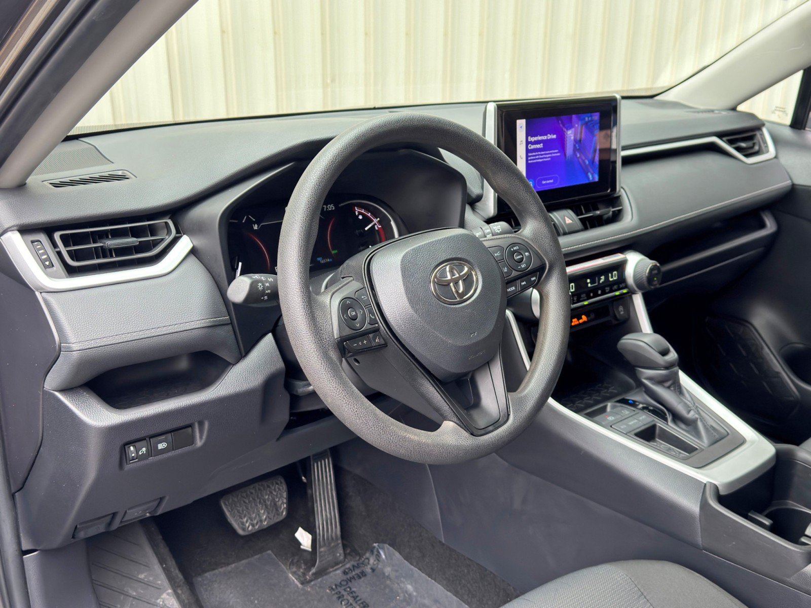 Used 2024 Toyota RAV4 XLE FWD image 12