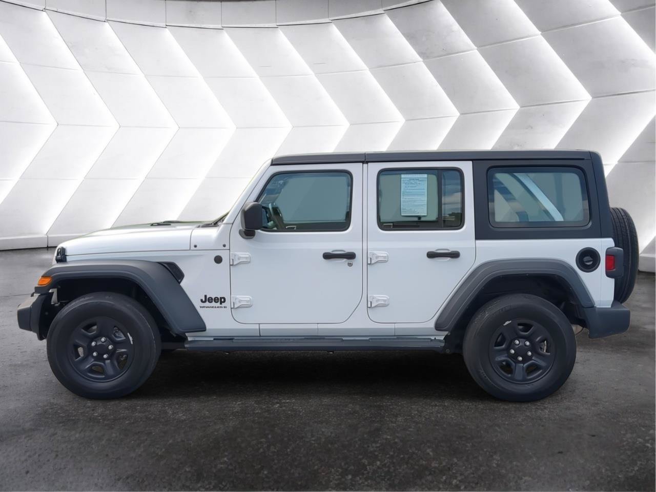 Used 2023 Jeep Wrangler Unlimited Sport AWD/4WD image 3