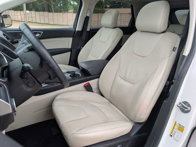 Used 2018 Ford Edge Titanium w/ Equipment Group 301A FWD image 24