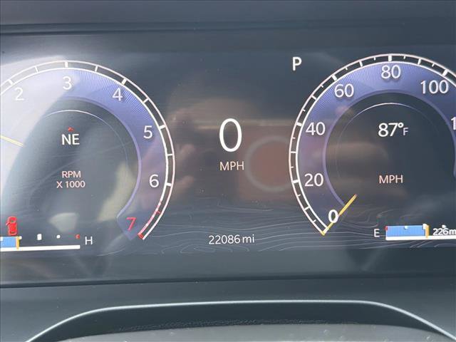 Used 2024 Jeep Grand Cherokee Laredo w/ Luxury Tech Group I AWD/4WD image 17