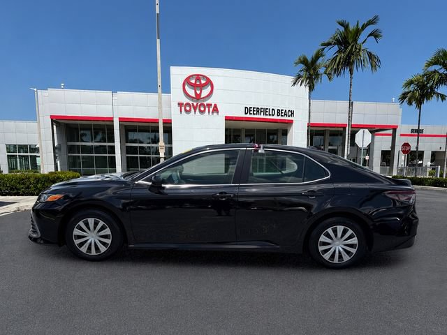 Used 2022 Toyota Camry LE FWD image 4