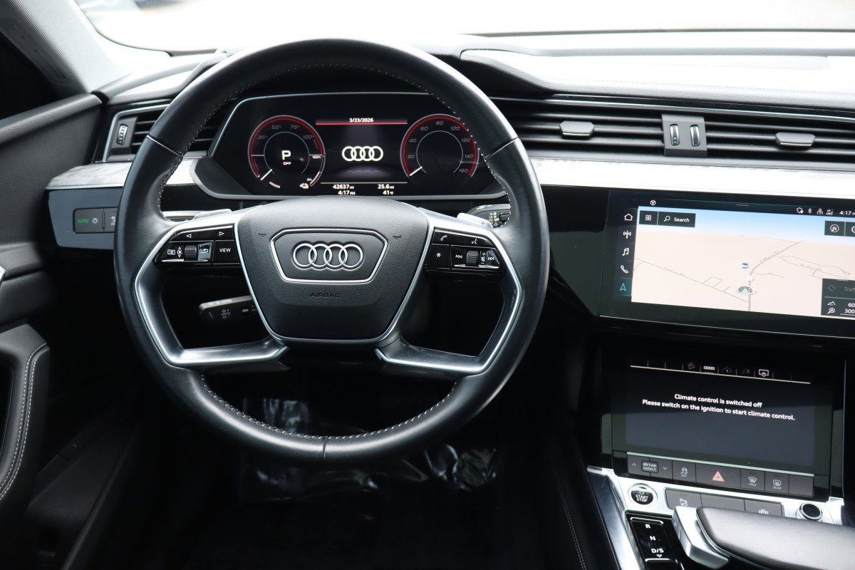 Used 2021 Audi e-tron Premium w/ Convenience Plus Package image 10