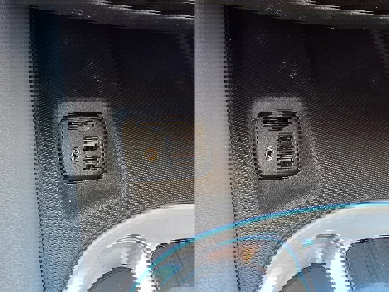 Used 2020 Buick Enclave Premium w/ Sun and Sites Package image 24