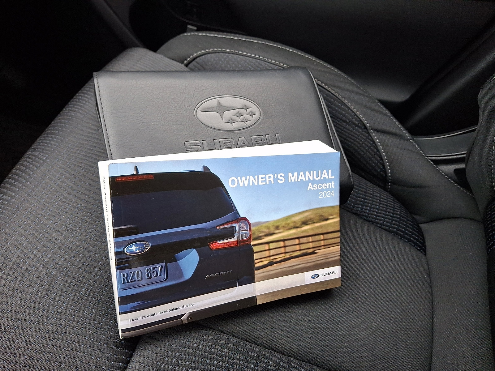 Used 2024 Subaru Ascent Premium w/ Convenience Package image 26