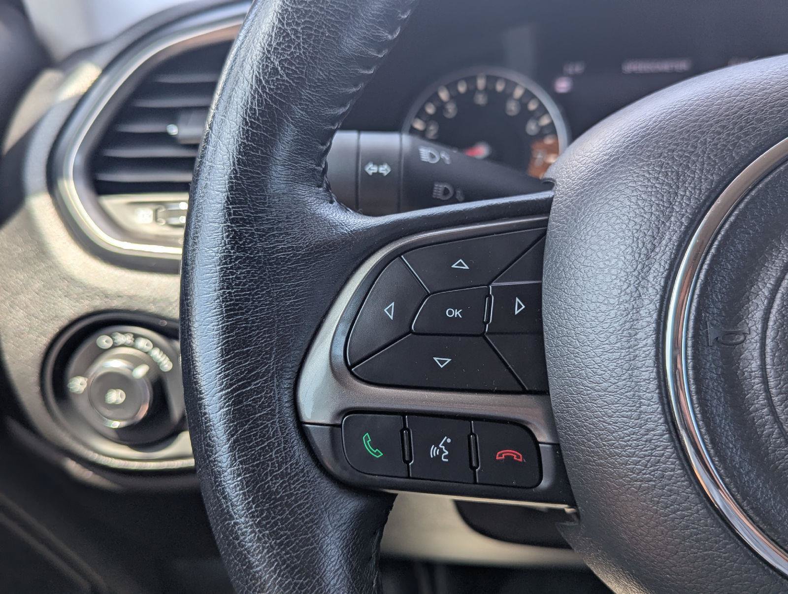Used 2021 Jeep Renegade Limited AWD/4WD image 32