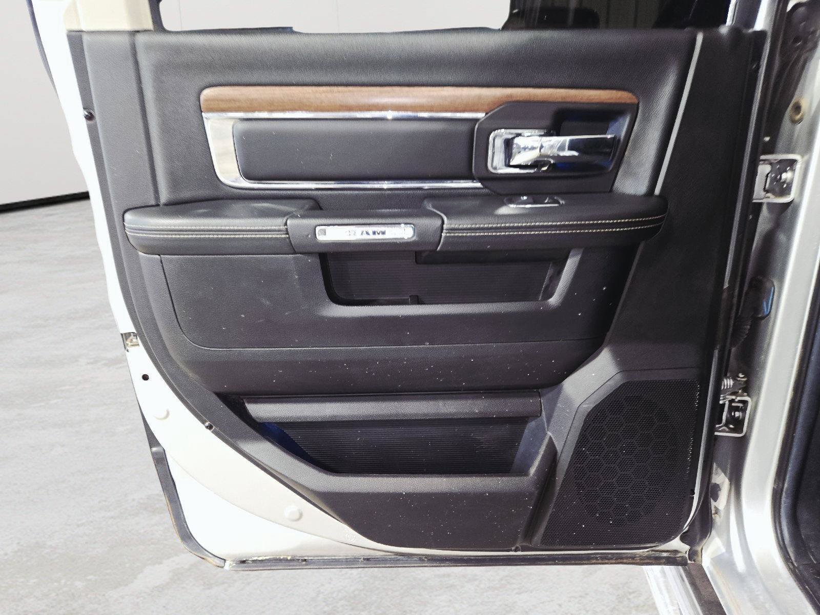 Used 2014 RAM 3500 Laramie AWD/4WD image 35