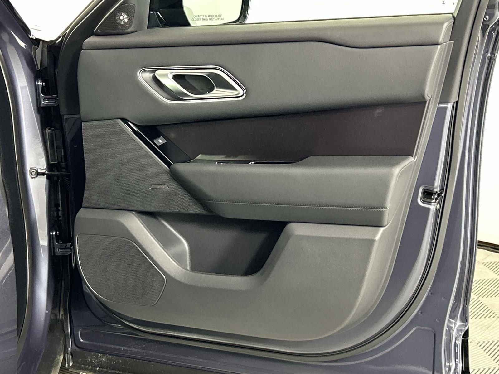 Certified 2026 Land Rover Range Rover Velar Dynamic SE image 31