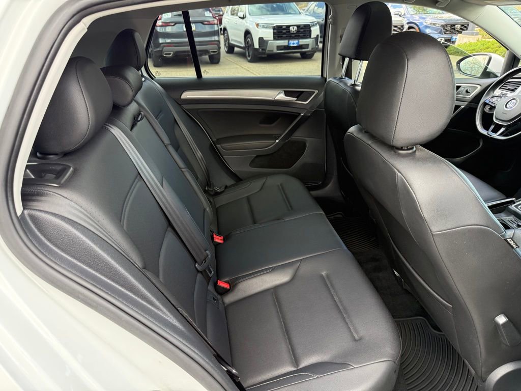 Used 2016 Volkswagen Golf SE FWD image 16