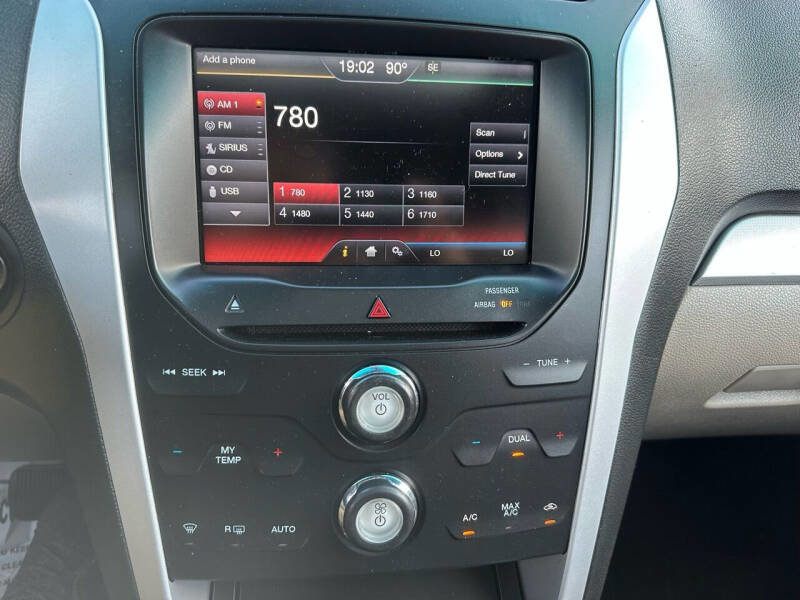 Used 2015 Ford Explorer XLT w/ Equipment Group 202B image 36