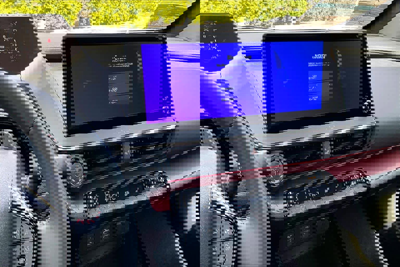 Used 2026 Toyota Prius XSE image 6