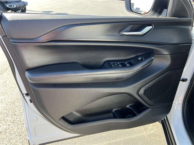 Certified 2023 Jeep Grand Cherokee L Laredo image 13