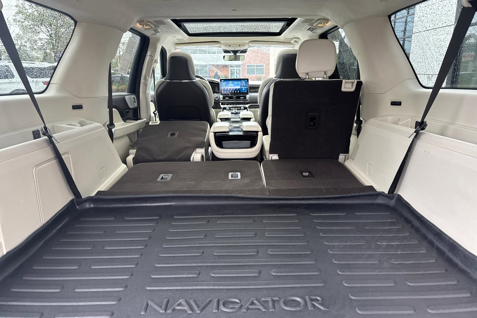 Certified 2024 Lincoln Navigator L Black Label AWD/4WD image 16