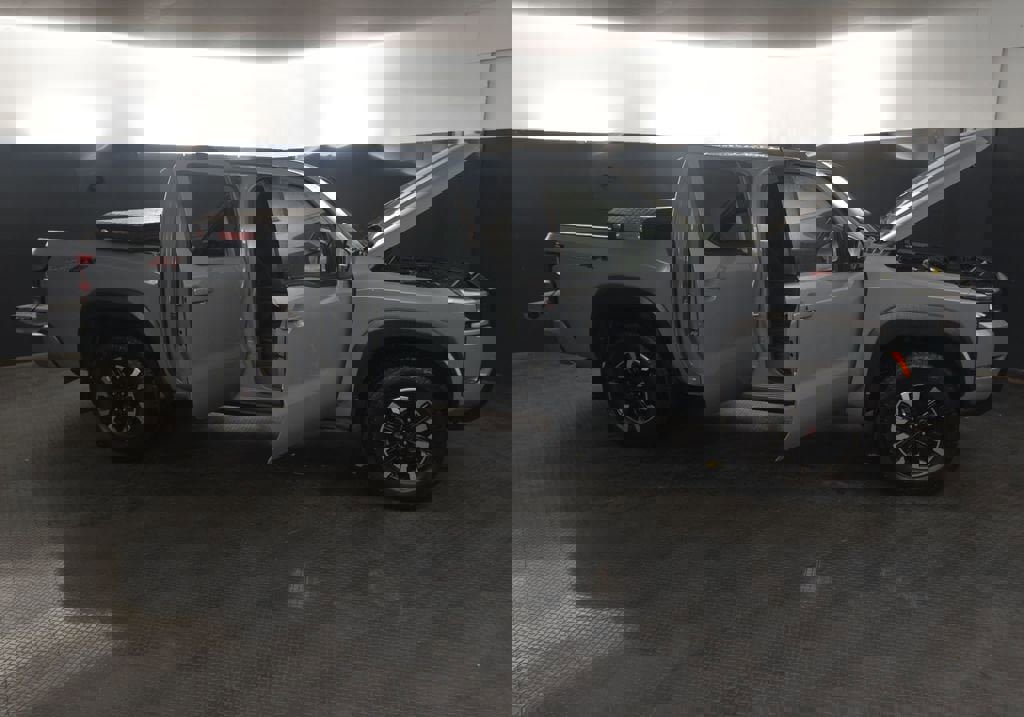Used 2024 Nissan Frontier PRO-4X w/ Off-Road Protection Package image 34