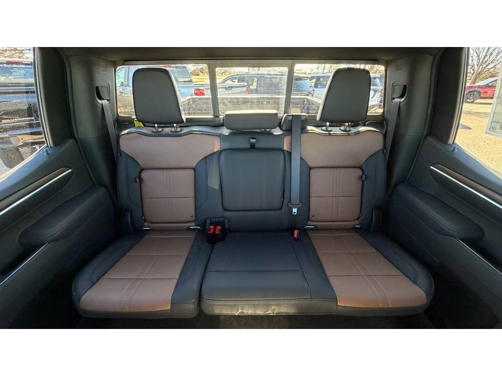 New 2026 Chevrolet Silverado 1500 High Country w/ Technology Package AWD/4WD image 24