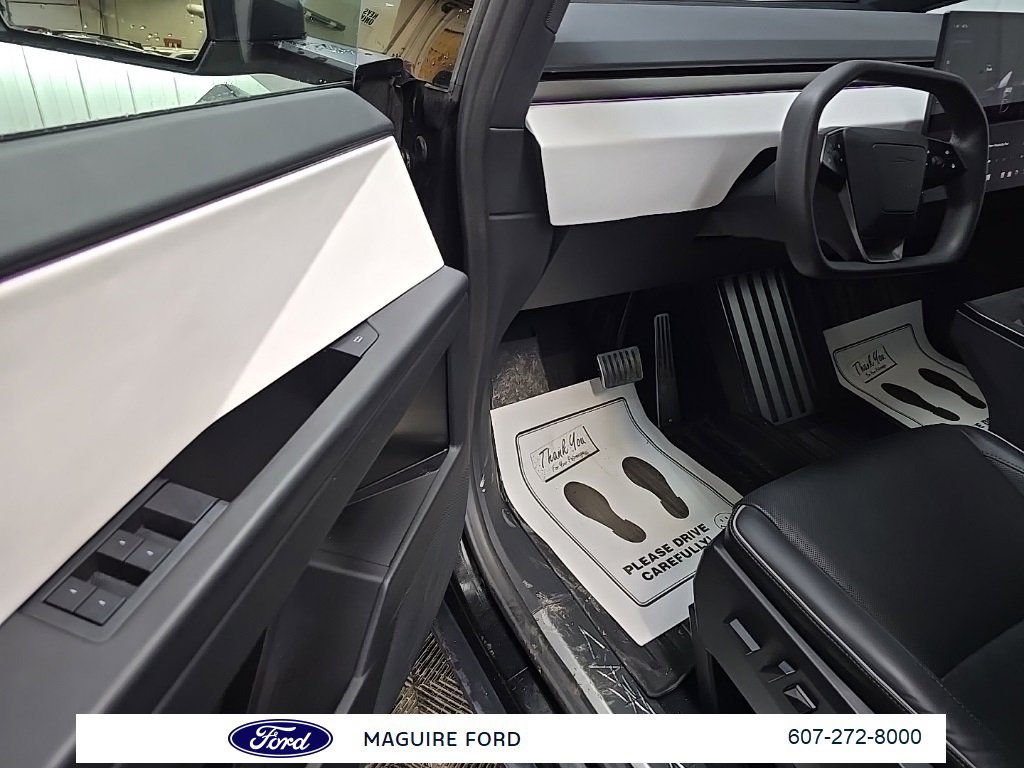 Used 2024 Tesla Cybertruck AWD Crew Cab image 29