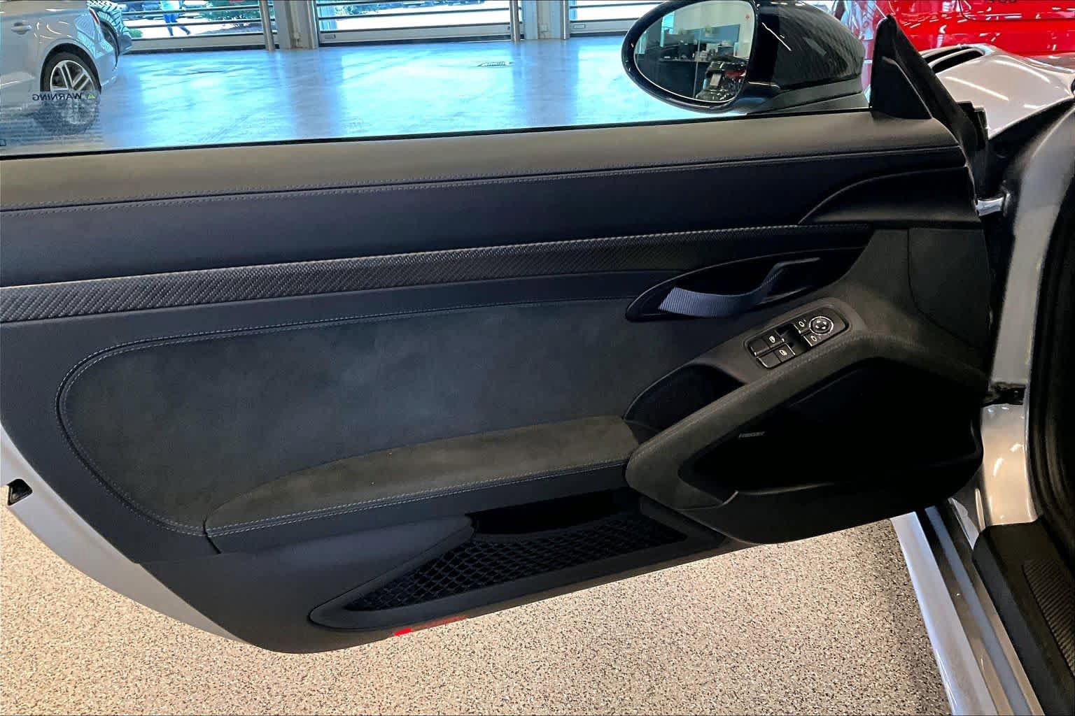 Used 2025 Porsche 718 Cayman GT4 RS RWD image 21