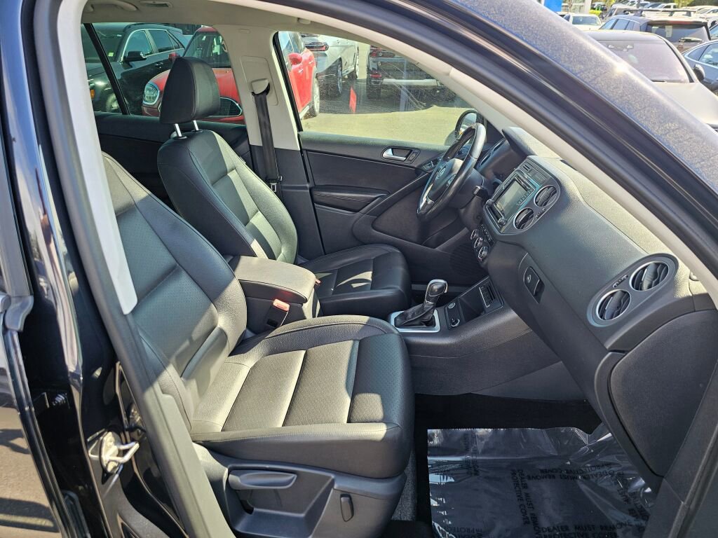 Used 2017 Volkswagen Tiguan Wolfsburg Edition AWD/4WD image 28