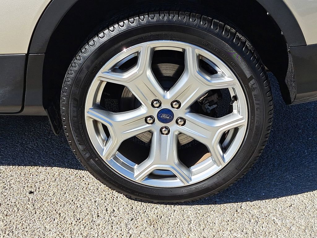 Used 2018 Ford Escape Titanium w/ Ford Safe & Smart Package image 5
