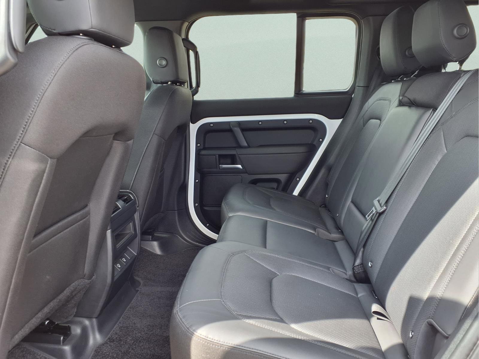 Used 2025 Land Rover Defender 110 S image 13