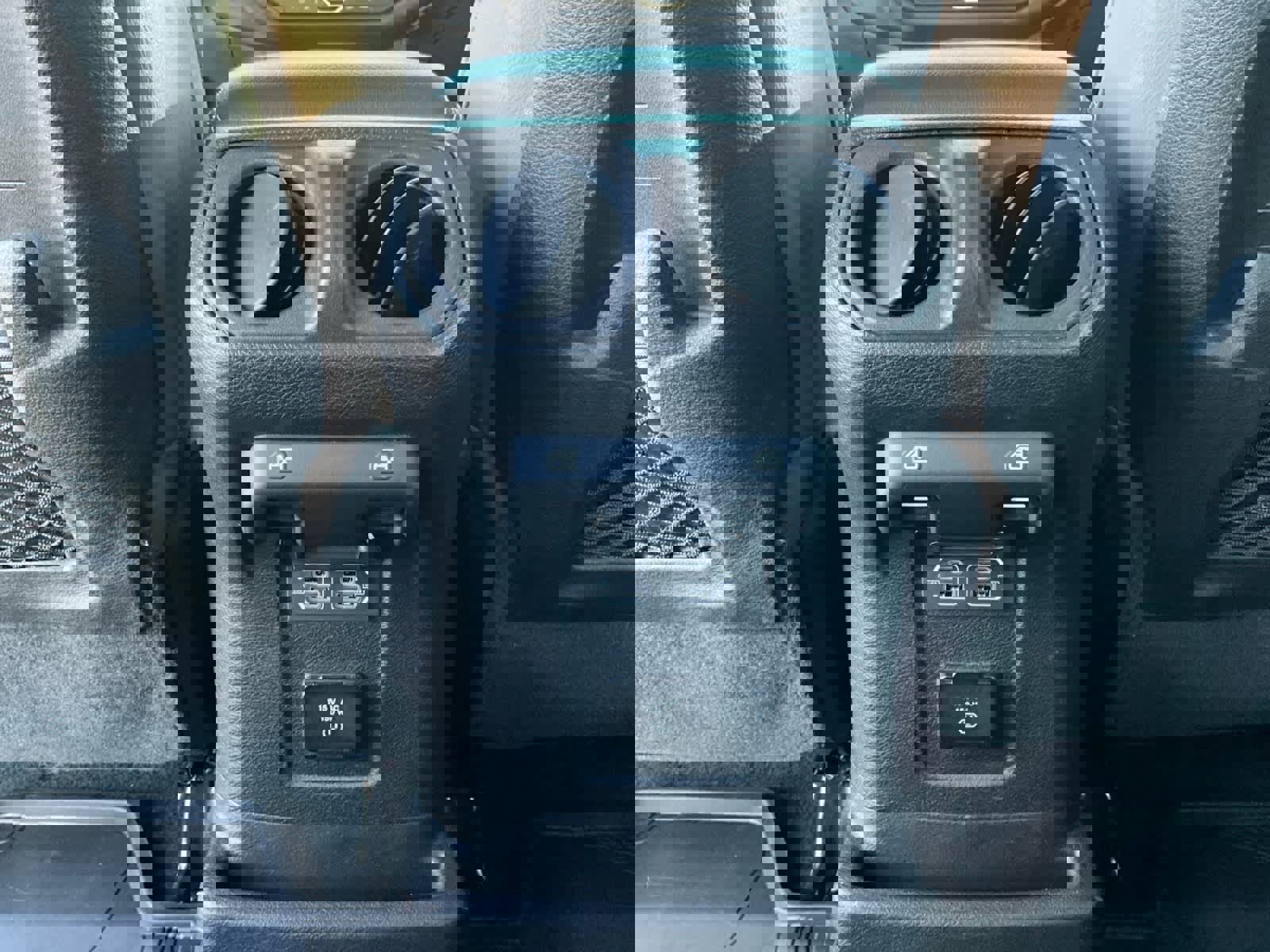 Used 2022 Jeep Wrangler Unlimited Rubicon w/ Steel Bumper Group image 27