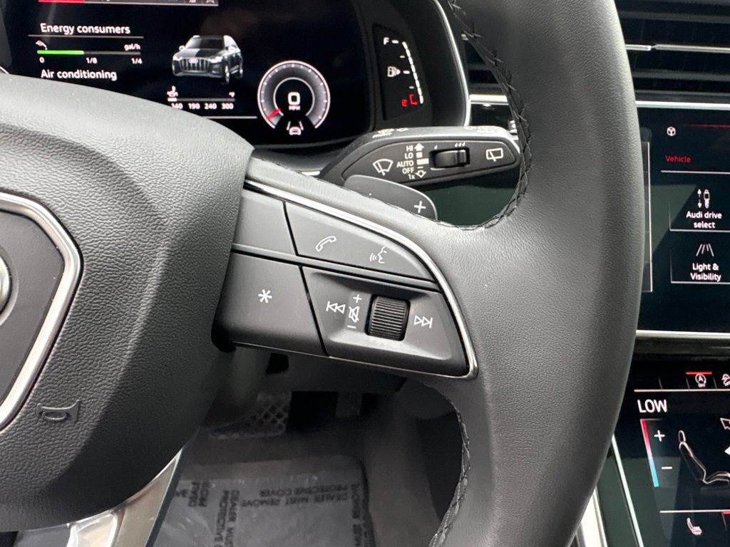 Used 2023 Audi Q7 3.0T Premium AWD/4WD image 25