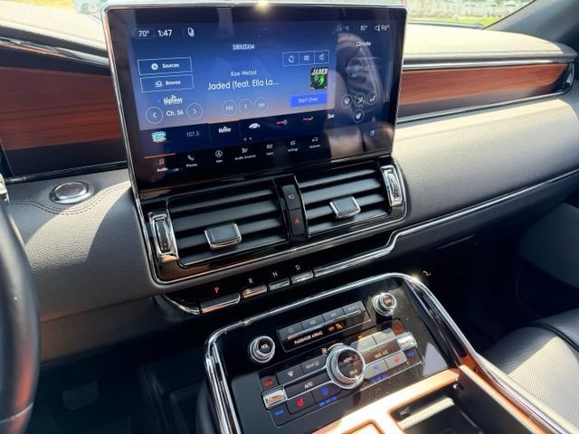 Used 2022 Lincoln Navigator Reserve AWD/4WD image 11